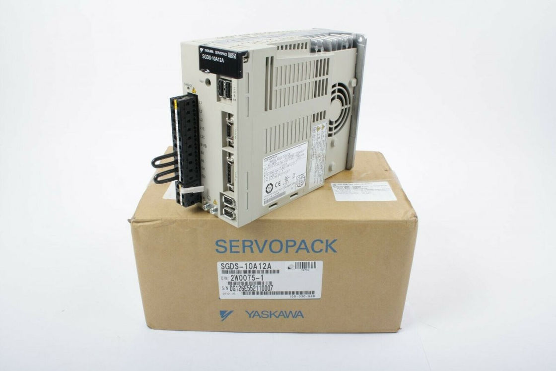 Yaskawa Sigma Serie 3 Servo Drive SGDS-10A12A Nuovo in scatola