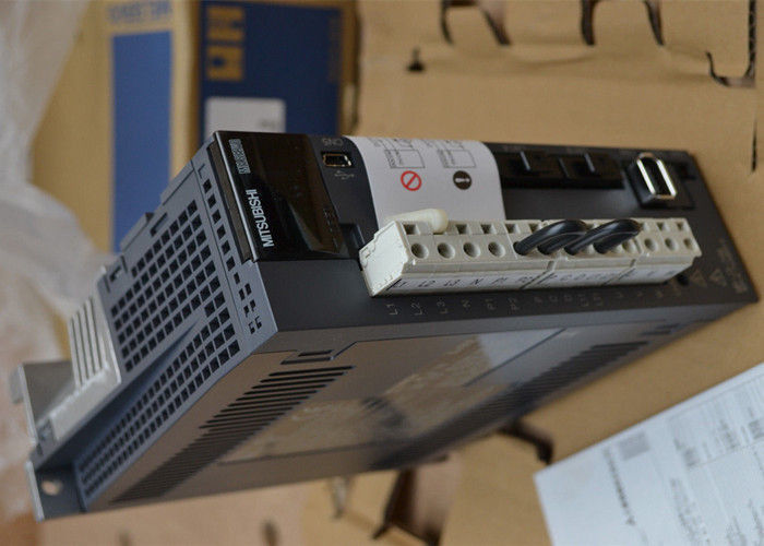 MITSUBISHI 750W MR-J3-70B-RJ004 170V AC Servo Drive per il controllo preciso