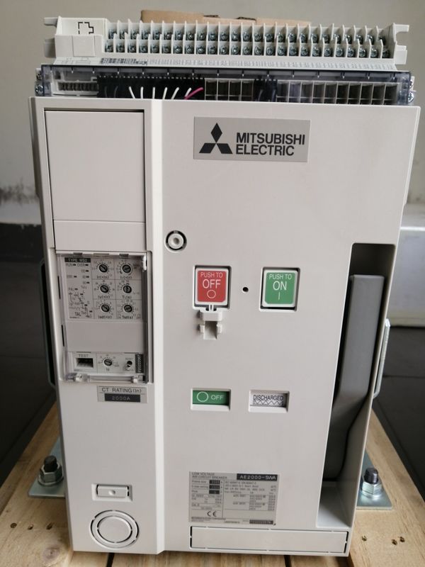NUOVO MITSUBISHI Air Circuit Breaker AE2000-SS 3P 2000A ACB funzionale a bassa tensione