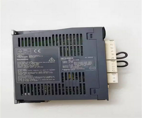 MR-J3-200B 2KW AC Servo Amplificatore Mitsubishi MR-J3 200 A 230 V