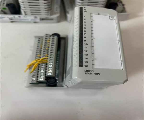 ABB DI811 3BSE008552R1 PR:C PLC Modulo DI 811 S800 Input digitale 48V 48V