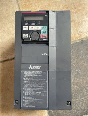 Mitsubishi FR-A820 Mitsubishi Invertitore di frequenza elettrico 6.7Kva Uscita 3.7Kw Capacità del motore