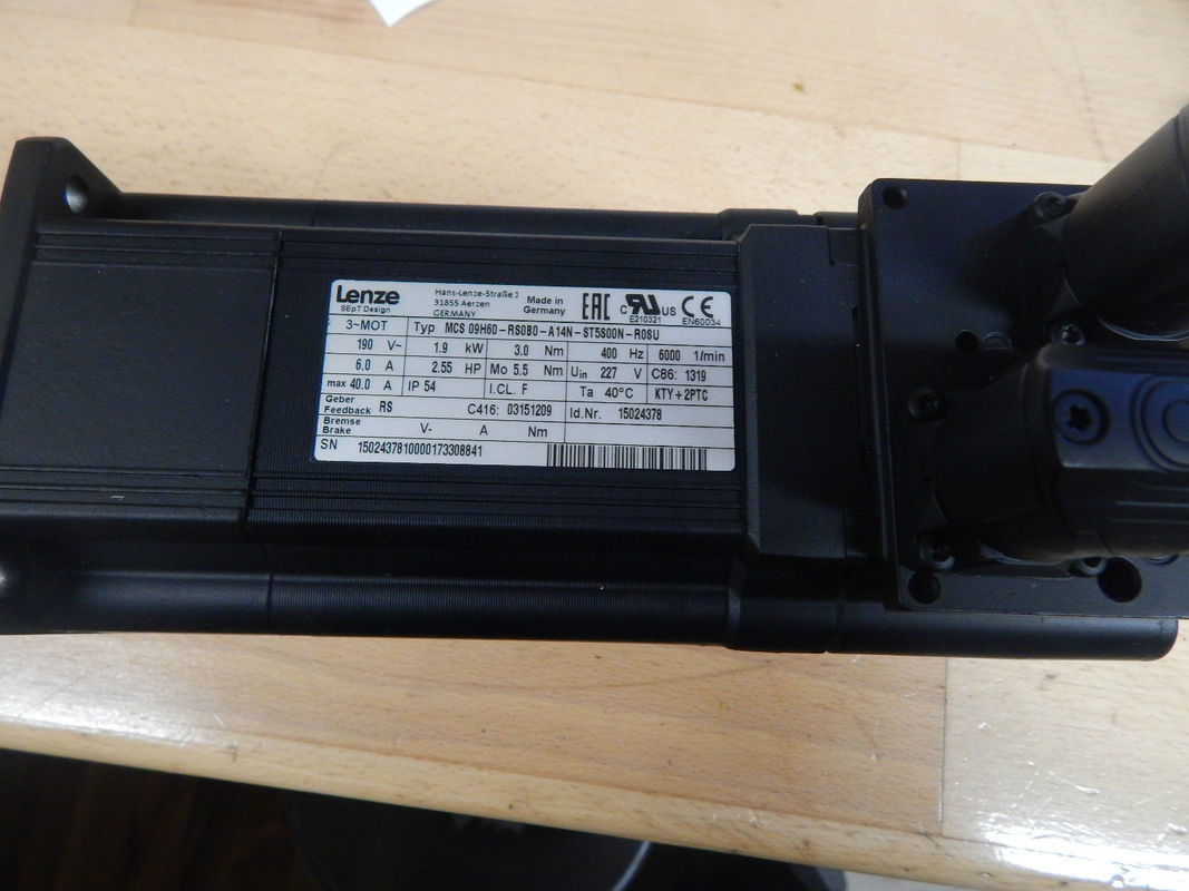 LENZE MCS 09H60-RS0B0-A14N-ST5S00N-R0SU Descrizione SERVO MOTORE 3.4A 307V 3.8NM