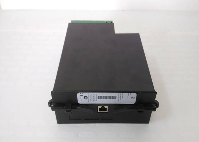 Modulo CPU GE UR 9NH progettato per l'installazione nella serie di relè universali