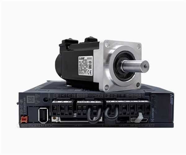 Mitsubishi HC-KFS053D AC Servo Motor 3AC 51V 0.9A 3000R/MIN NUOVO