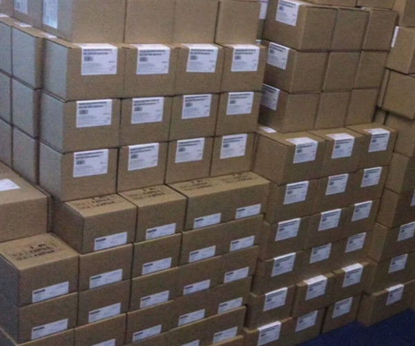 GE Fanuc IC695ALG628 Modulo digitale IO non isolato Soluzione avanzata di controllo Modbus/RTU